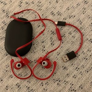 🎧 Beats by Dre Powerbeats wireless headphones